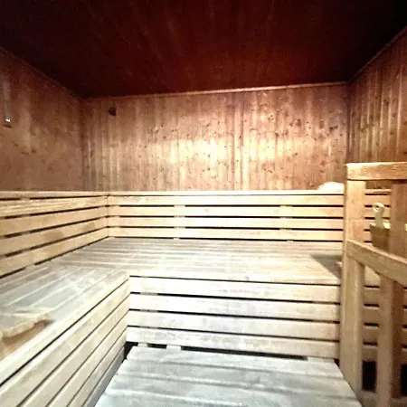 아파트 One Bedroom With Wifi, Pool, Close To The