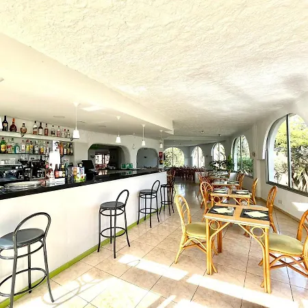 아파트 One Bedroom With Wifi, Pool, Close To The