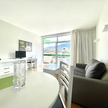 One Bedroom With Wifi, Pool, Close To The Appartement *